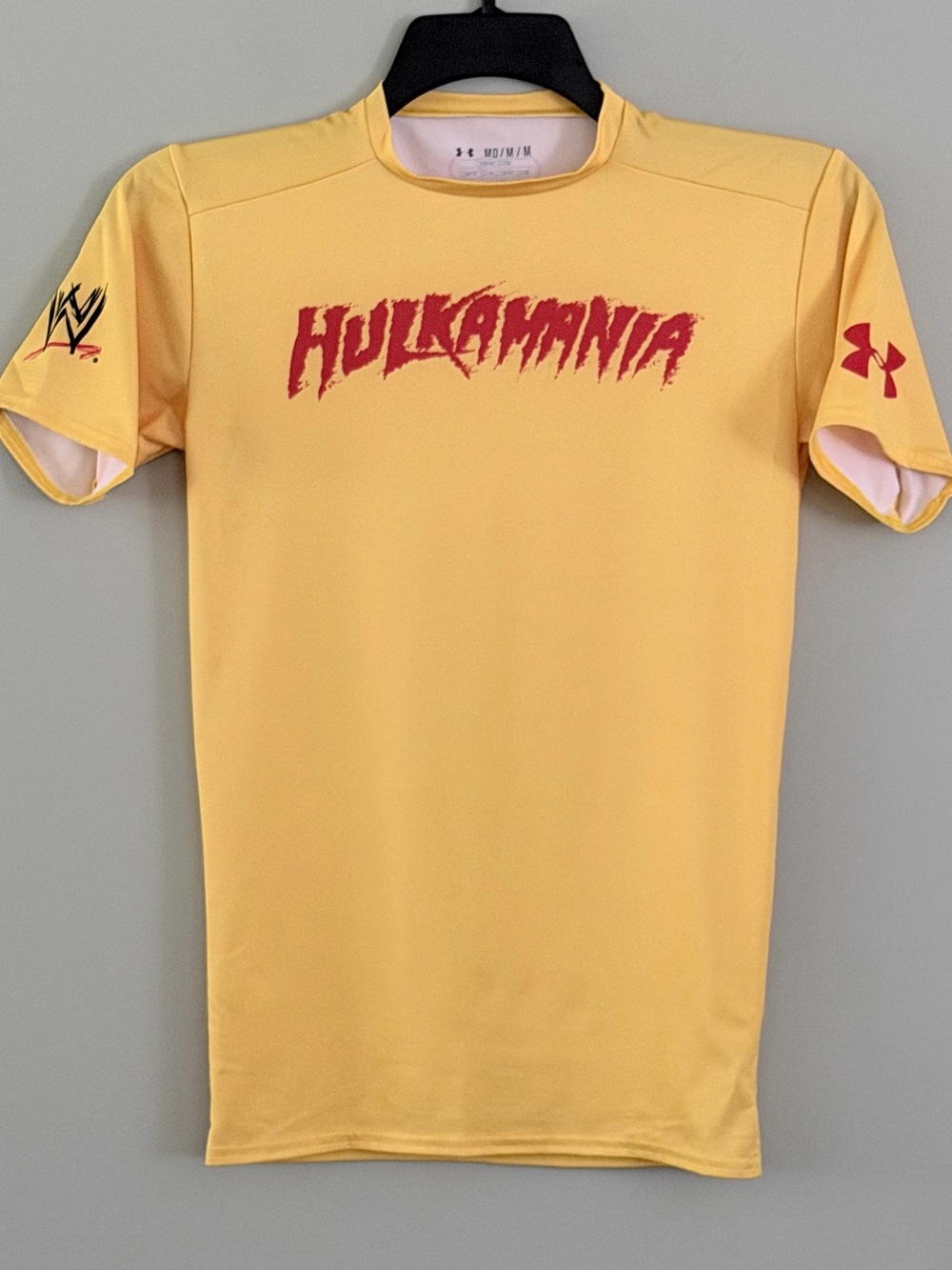 Under Armour WWE Hulkamania HeatGear Compression Shirt Men’s Medium